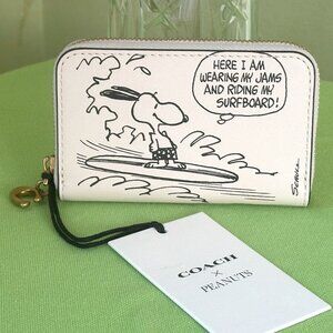 COACH PEANUTS SMALL ZIP AROUND CARD CASE W/NEWSPAPER PRINT:NWT SNOOPY CCB18